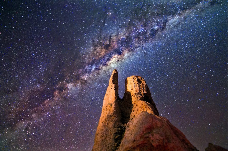 milky-way-rocks-night-landscape-167843